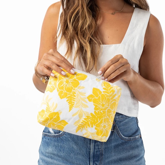 ALOHA Collection Handbags - ALOHA Collection O'ahu 'Ilima Small Pouch NWT!